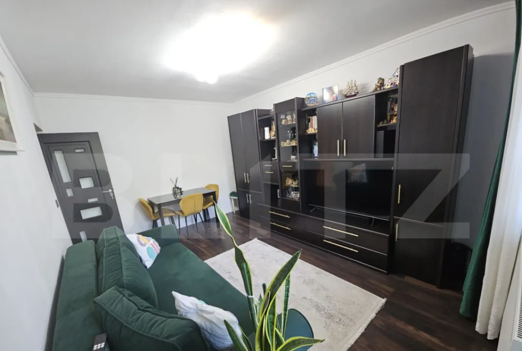Apartament 3 camere 56 mp zona Podul Ros