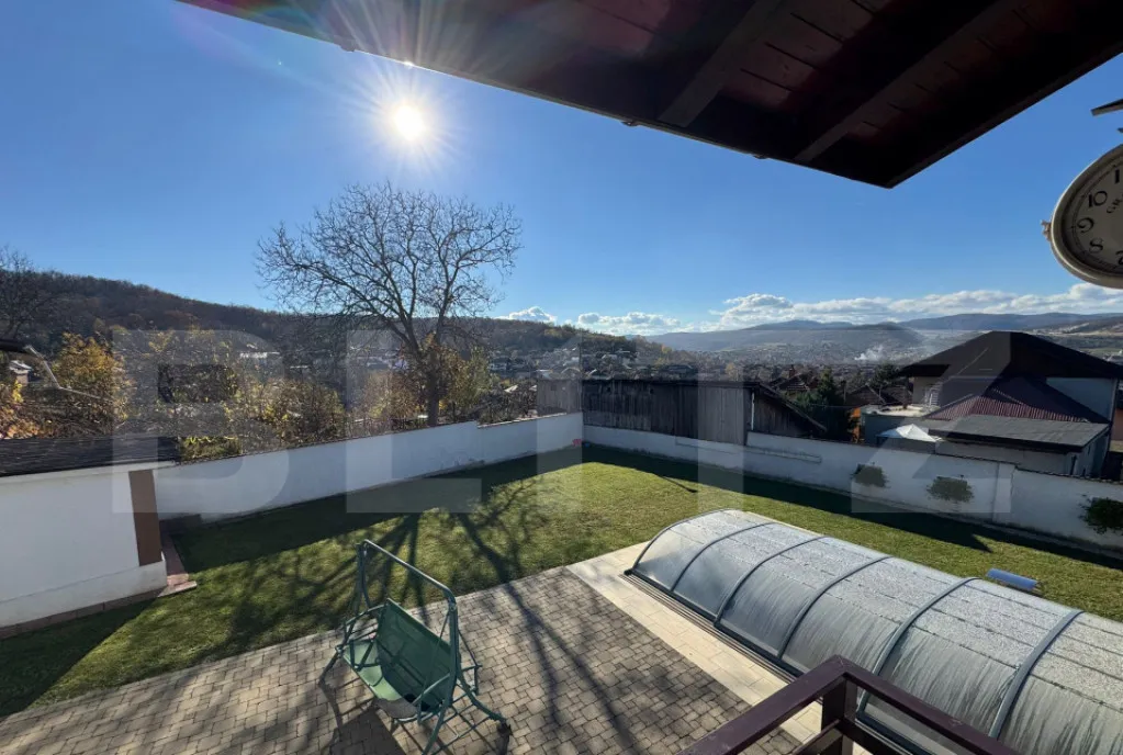 Casa cu 3 camere in Hunedoara - priveliste piscina s