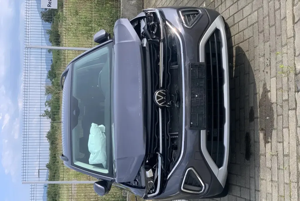 Vw t cross avariat 9 500 eur