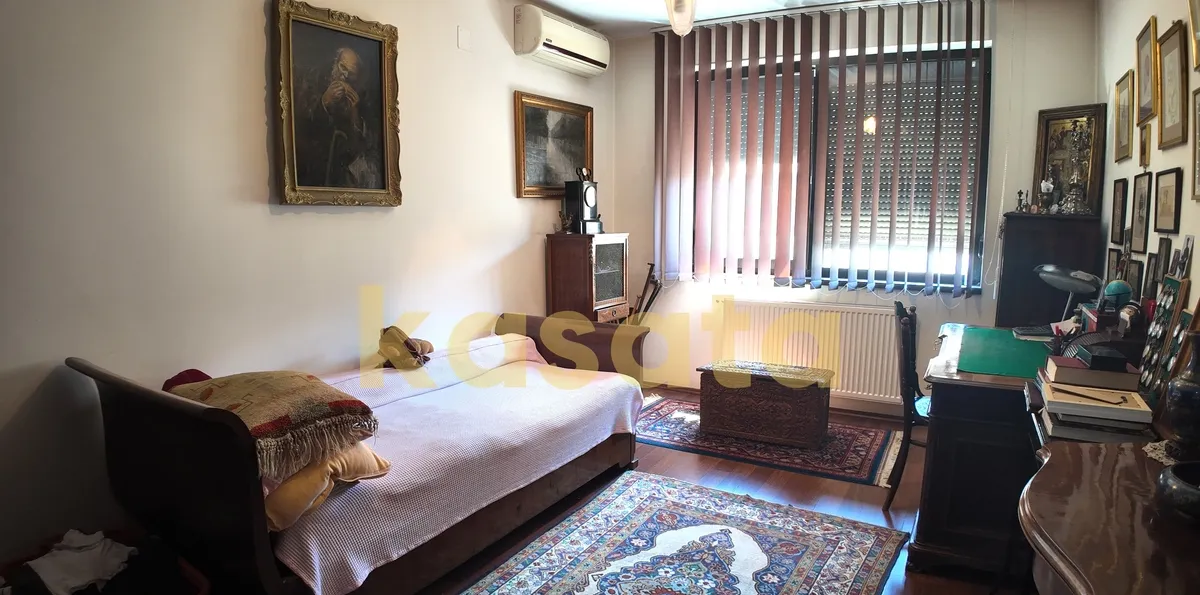 Pipera Porsche casa garaj ideal locuit