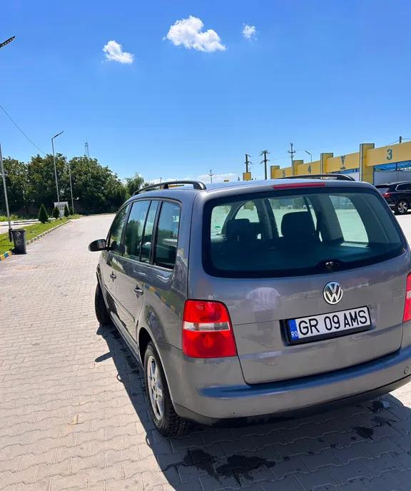 VW Touran 2 0 TDI 140 CP 2005 2 300 eur