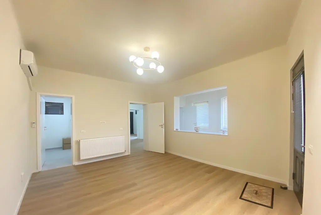 Spatiu comercial/birouri ultracentral Pitesti 700 euro