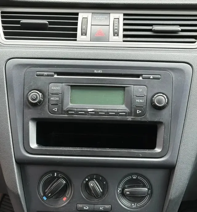 SKODA RAPID 1 2 BENZINA 3 700 eur