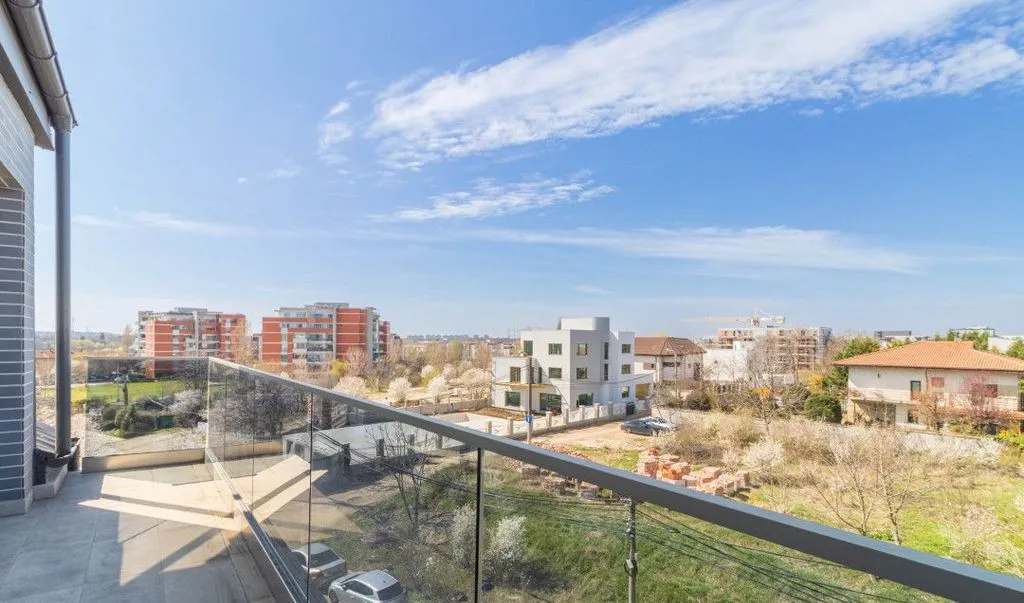 Apartament 4 camere duplex Sisesti Vedere catre lac R