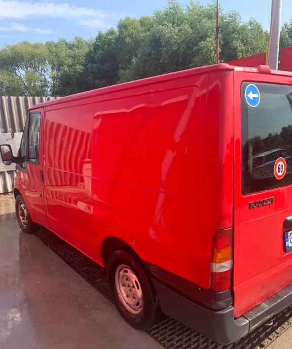 Ford tranzit 2 0 an 2001 1 900 eur