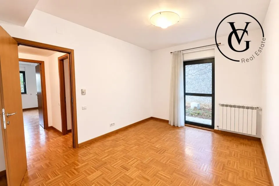 Strada Washington ap 4 camere cu gradina proprie loc de parcare inclus
