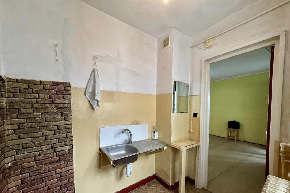 Garsoniera la cativa pasi la propriu de metrou Gorjului