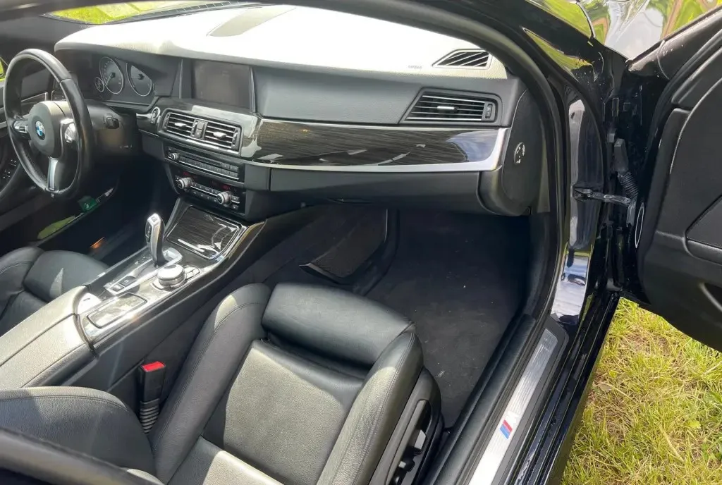 BMW 520d M Paket Full options Iulie 2015 13 300 eur
