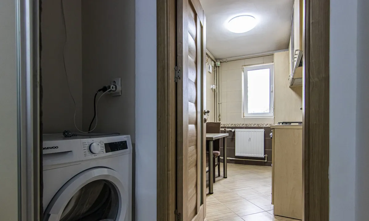 Drumul Taberei 2 camere decomandat Favorit mobilat si utilat loc de parcare