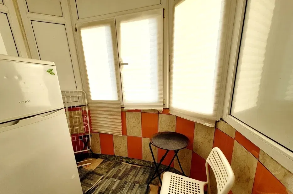 Piata Sudului langa metrou garsoniera de vanzare