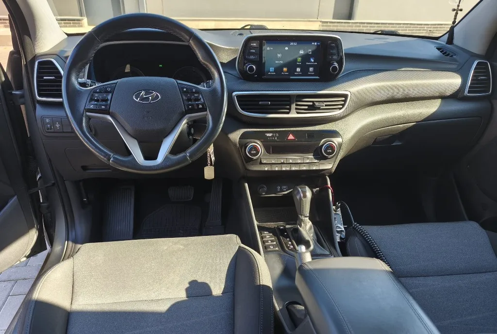Hyundai Tucson 2019 4 4 15 000 eur