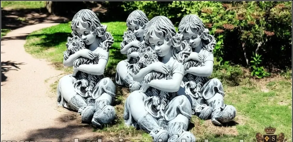 Statueta fetita cu catelus gri model S88