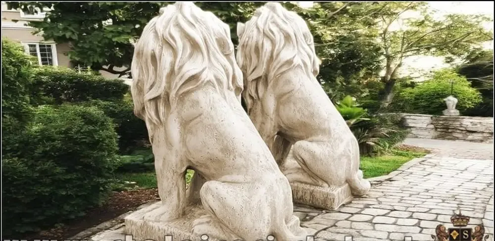 Statueta leu in sezut galben patinat model S46