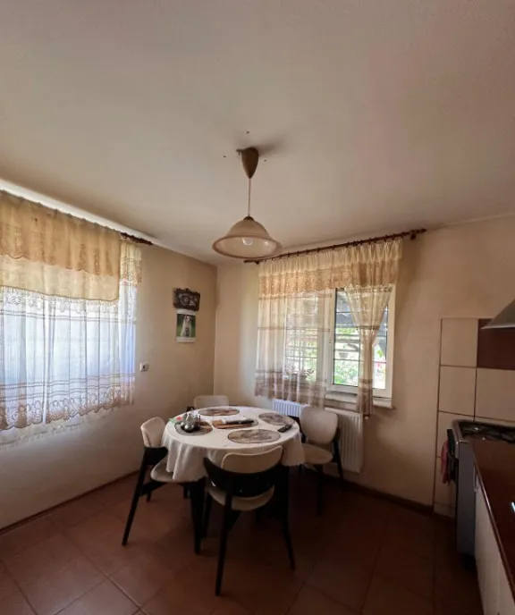 Casa de vanzare in Palazu Mare 4 camere Teren 655 mp