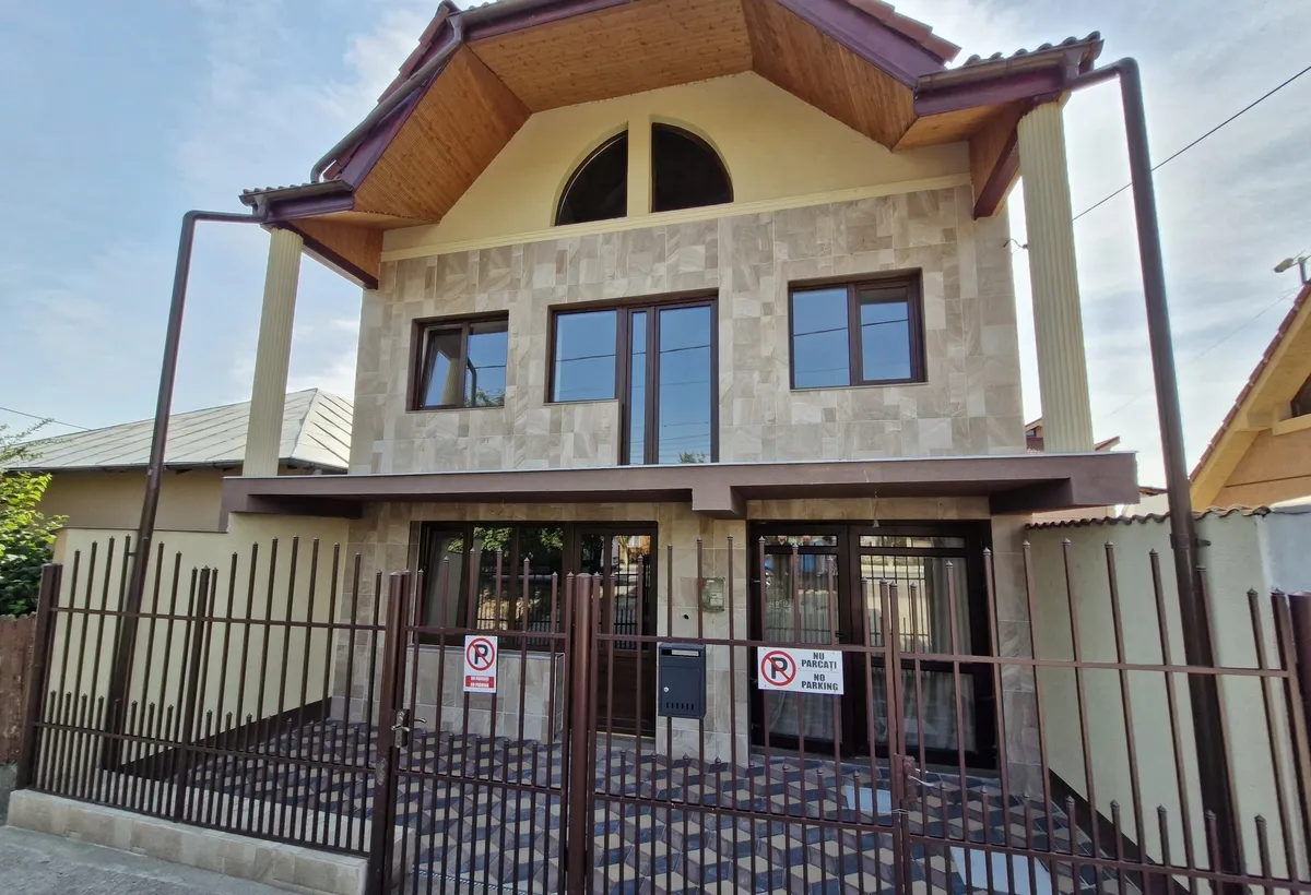 Drobeta Turnu Severin casa 7 camere si teren 1800mp
