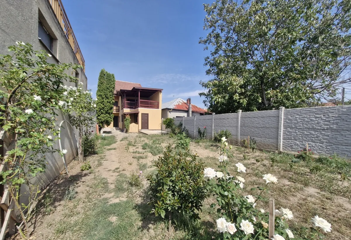 Drobeta Turnu Severin casa 7 camere si teren 1800mp