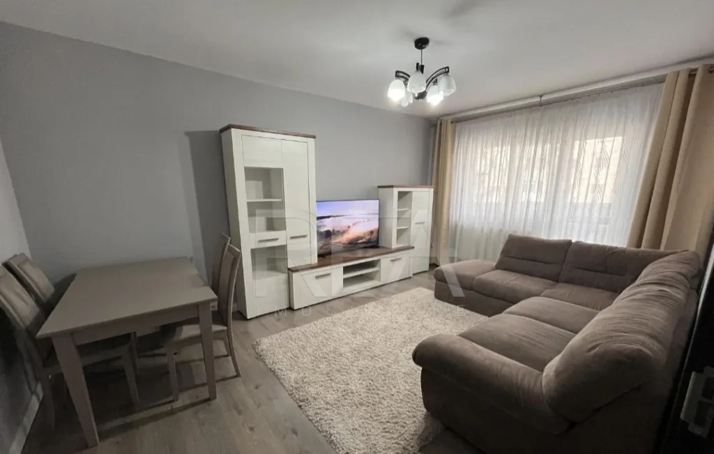 3 camere et 8/10 70mp bloc 1979 anvelopat Gorjului