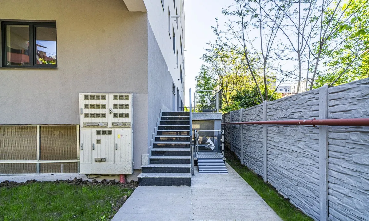 Pacii Ap 2 cam 46 mp etaj 1 4 langa metrou Pacii str Margelelor