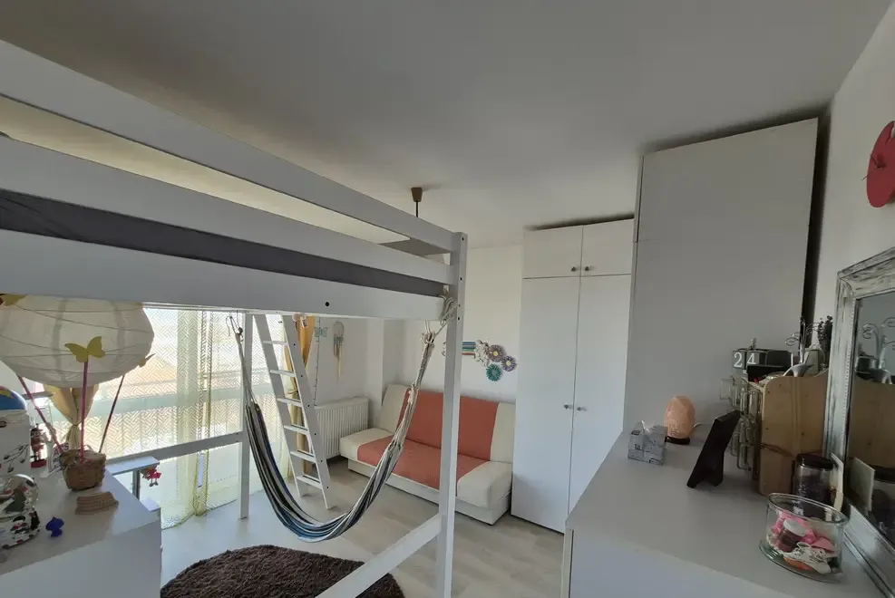 Vand apartament 3 camere