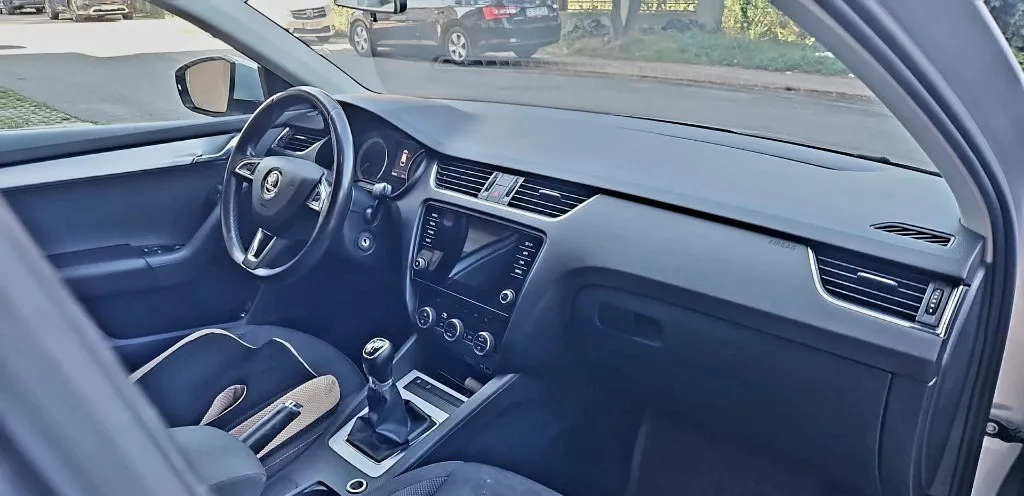 Skoda Octavia Combi Break 1 6 TDI 2020 ndash Unic proprietar 8 300 eur
