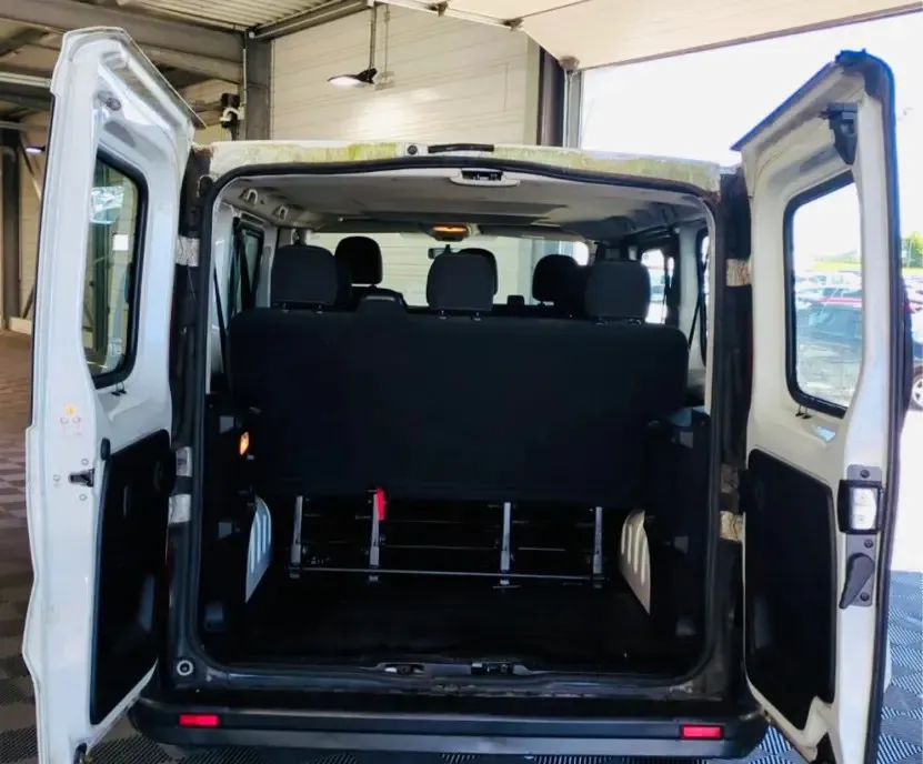 Renault Trafic 9 locuri 12 990 eur