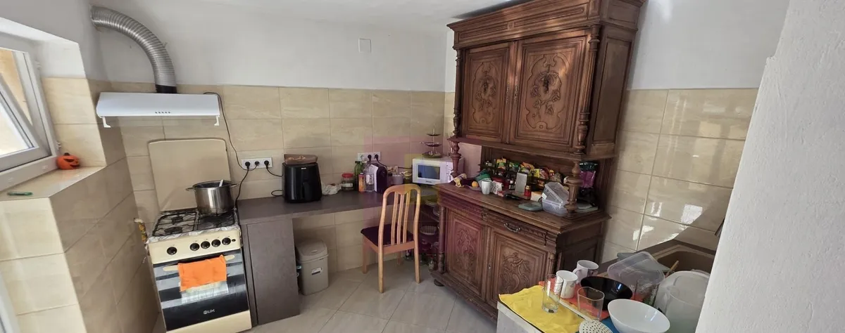 Casa cu 4 camere de vanzare in Campina