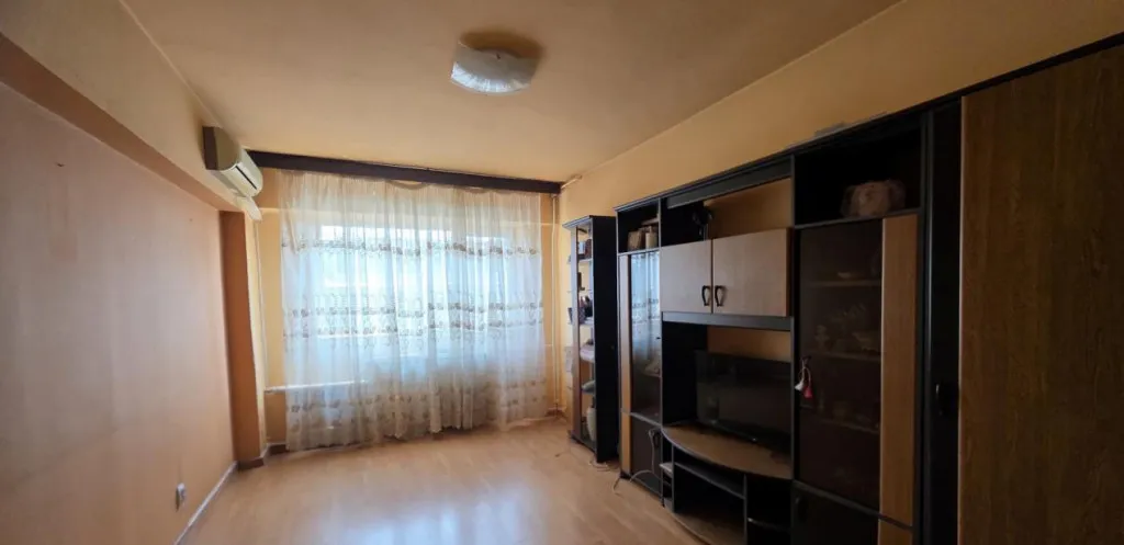 3 camere Complex Matei Ambrozie metrou 2 balcoane loc parca