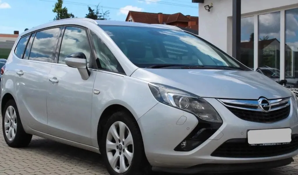 Opel Zafira 2 0 cu 7 locuri - Dublu Climatronic 3 250 eur