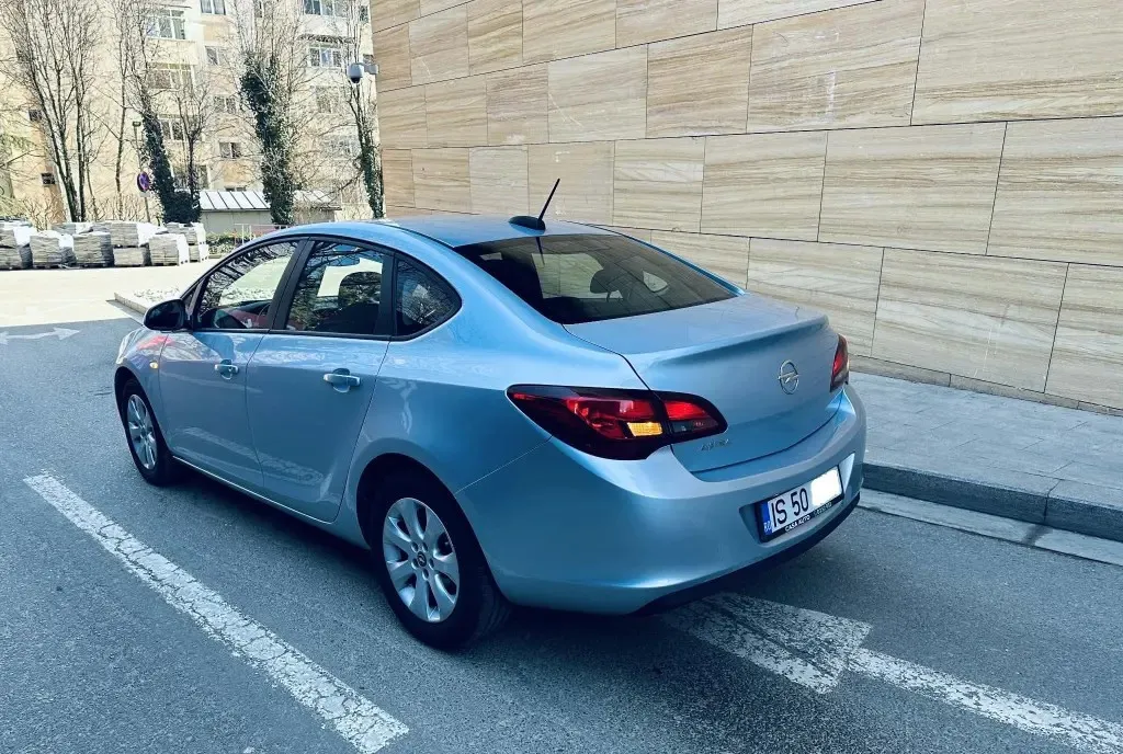 Opel Astra 2017 1 6 Euro 6 32000Km Clima Pilot 6 990 eur