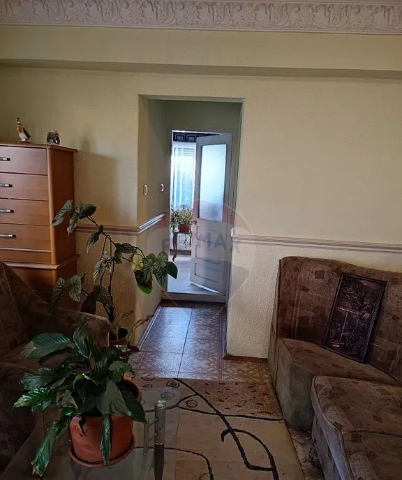 Vanzare speciala Casa / Vila cu 7 camere Uverturii mil