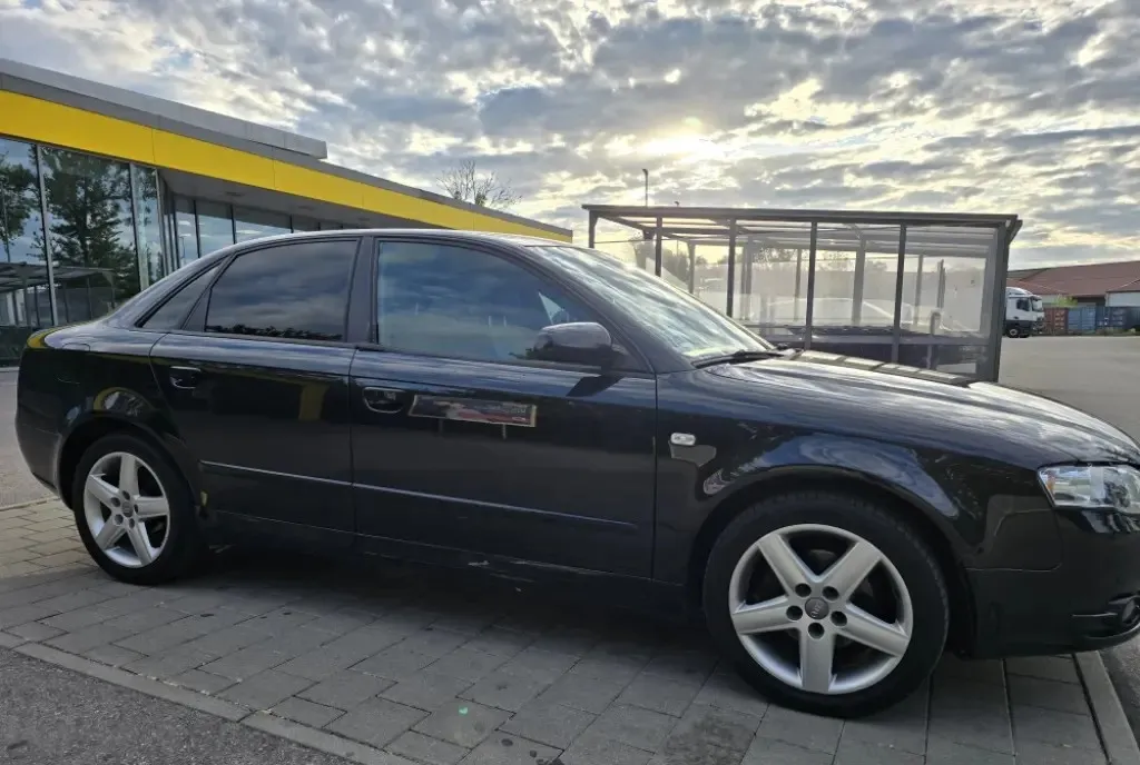 Audi a4 B7 1 9 BKE auto 2 299 eur