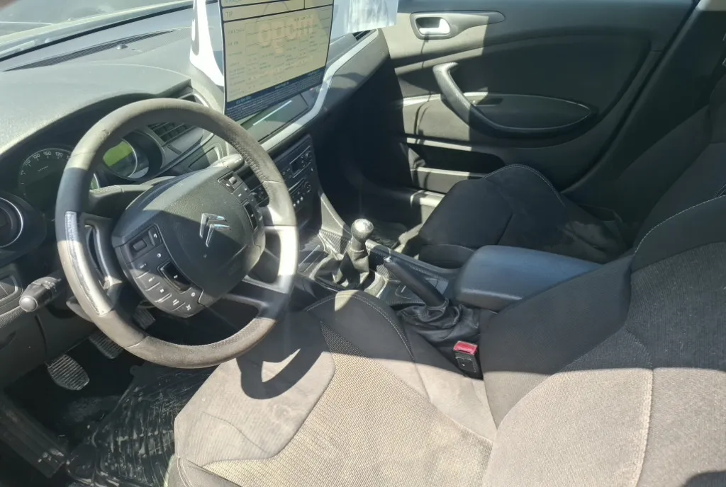 Citroen C5 an 2012 1 6tdi rate cu buletinul 3 999 eur