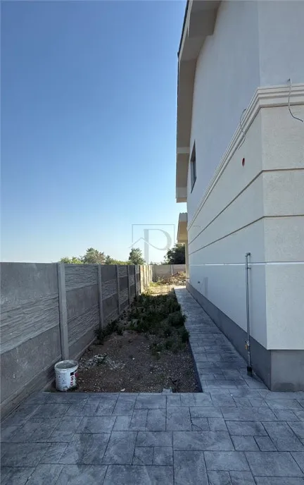 / mosnita / 1/2 duplex pe etaj /finisaje la alege