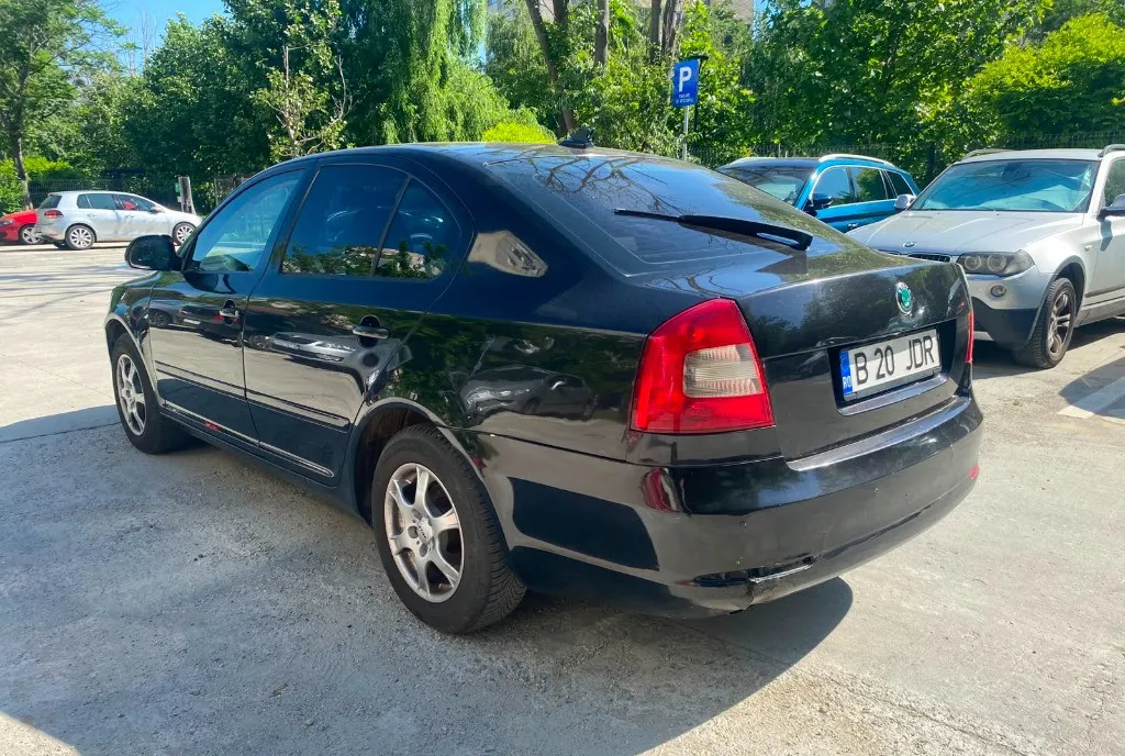 Skoda Octavia 2012 1 6 246 000 km 3 300 eur