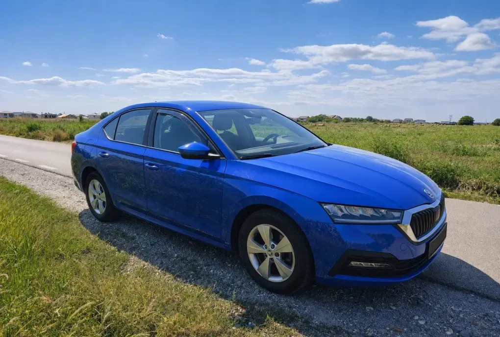 SKODA Octavia Berlina 2 0 TDI DSG Ambition culoare albastra 14 950 eur