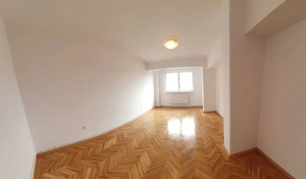 Vand apartament Ultracentral Tg Mures apartament cu 4 camere si 2 bai