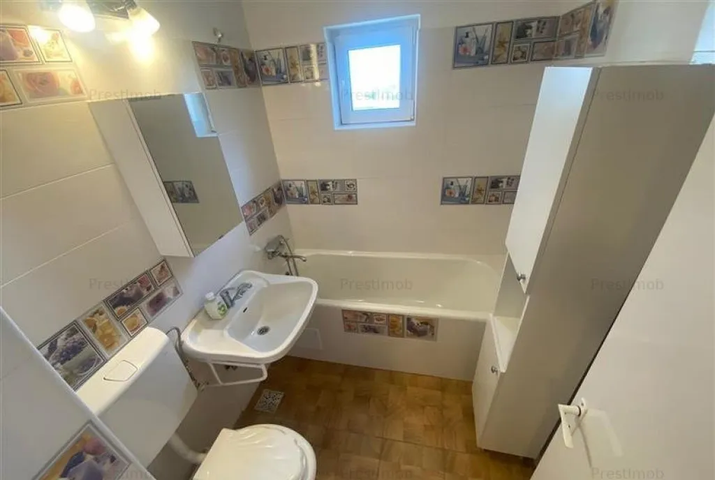 Vand apartament Ultracentral Tg Mures apartament cu 4 camere si 2 bai