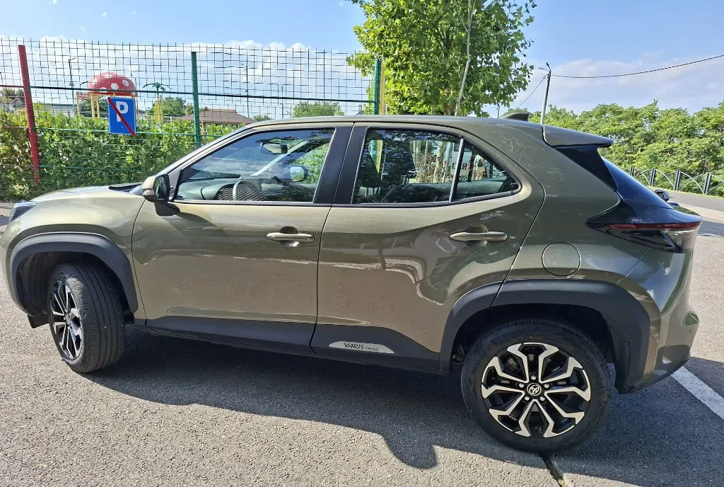 Toyota Yaris Cross 1 5 Hybrid Dynamic 2023 24 081 km Garantie Revizie 22 500 eur
