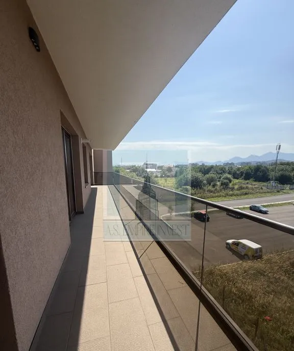 Apartament 3 camere parcare boxa terasa de 274 mp zona