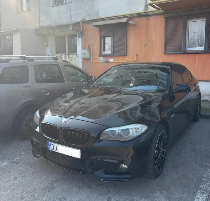 BMW 525D F10 an 2012 Euro 5 dublu clima cutie de viteza automata pachet //M 12 000 eur