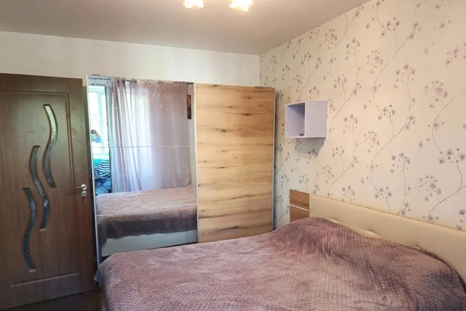 Titan Apartament cu 3 camere luminos si la doar 5 minute de metrou Titan