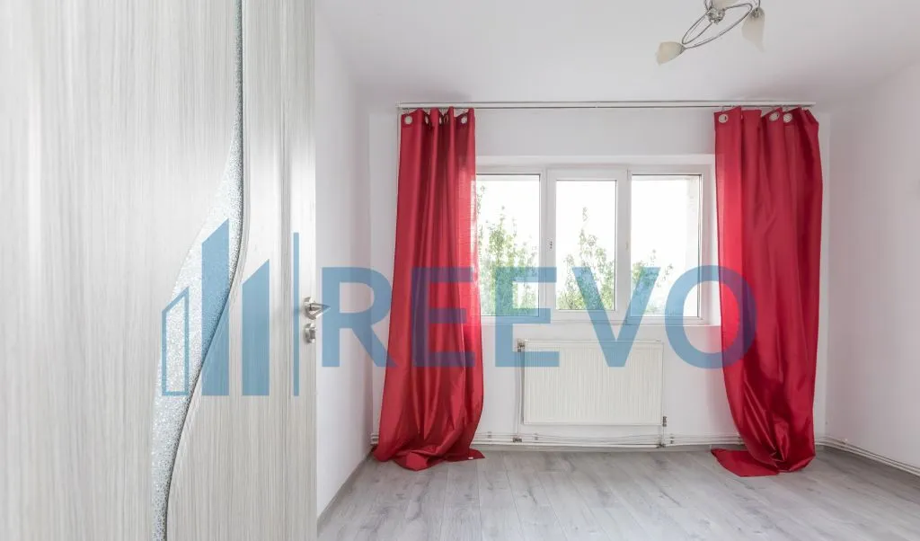 Apartament 3 camere decomandate Zona Narcisa Bacau