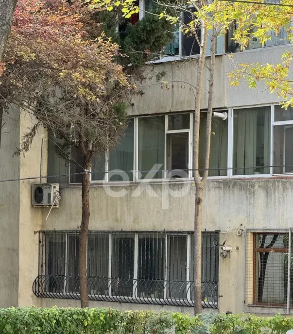 De vanzare partament 3 camere 70mp parter / tomis 2