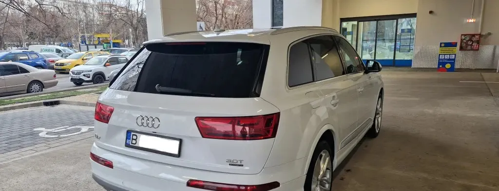 Audi Q7 3 0 TFSI Quattro 333 cp 26 350 eur