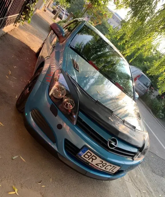Opel Astra H GTC 2 250 eur