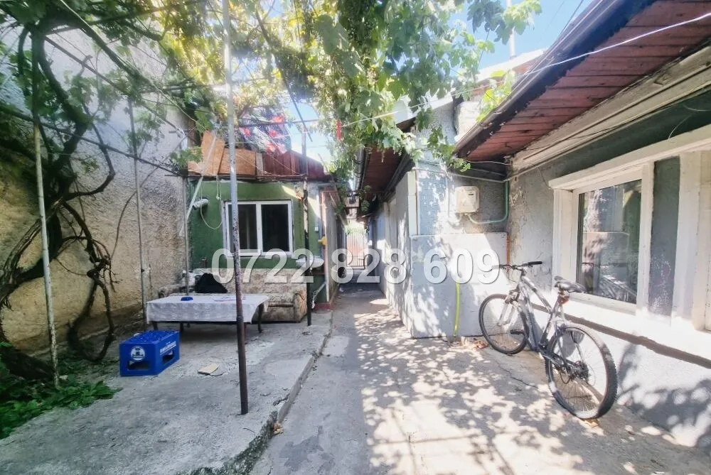 Sos Bucuresti Magurele Str Caracal casa singur curte 2 corpuri