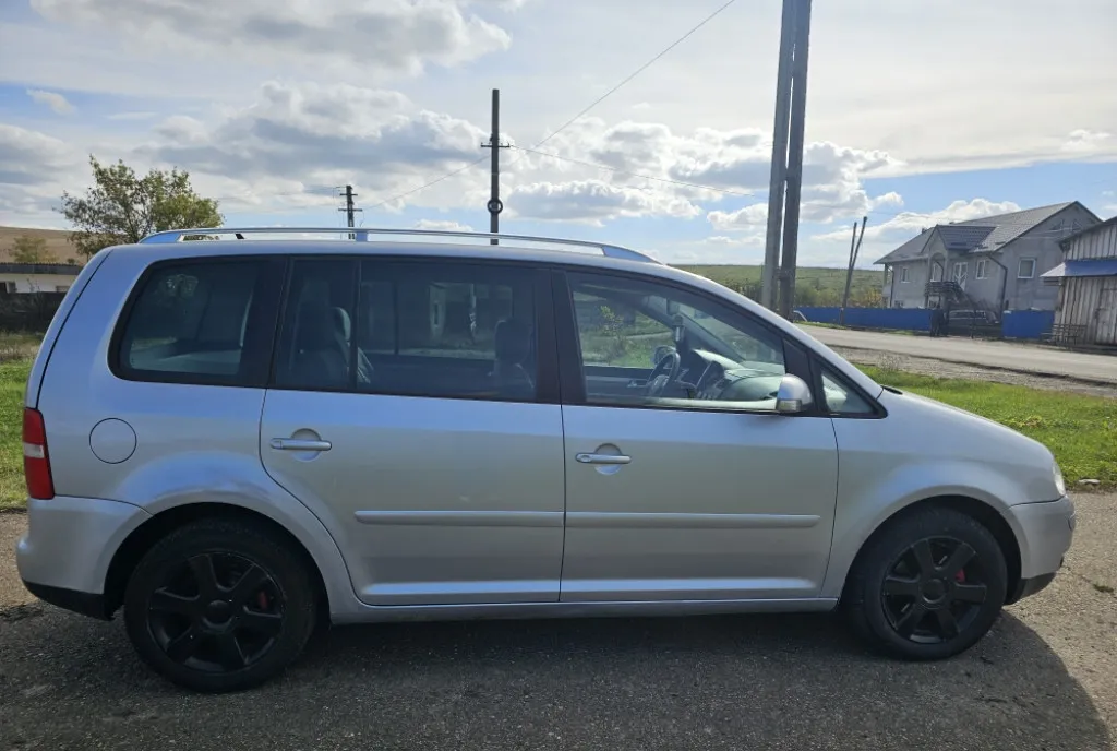 Volkswagen Touran 2 400 eur