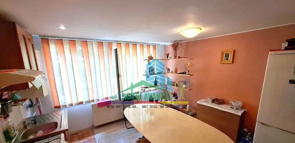 Apartament 3 camere parter gata de mutare