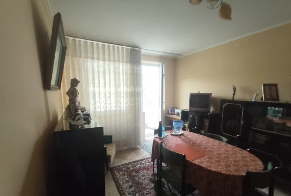 Medgidia vand apartament 2 camere semidecomandat Spitalului
