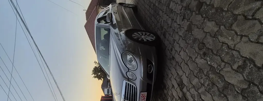 Mercedes E220 cdi 3 700 eur